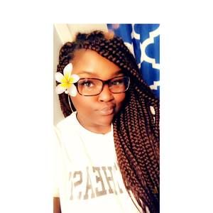 Meet your Posher, Monique